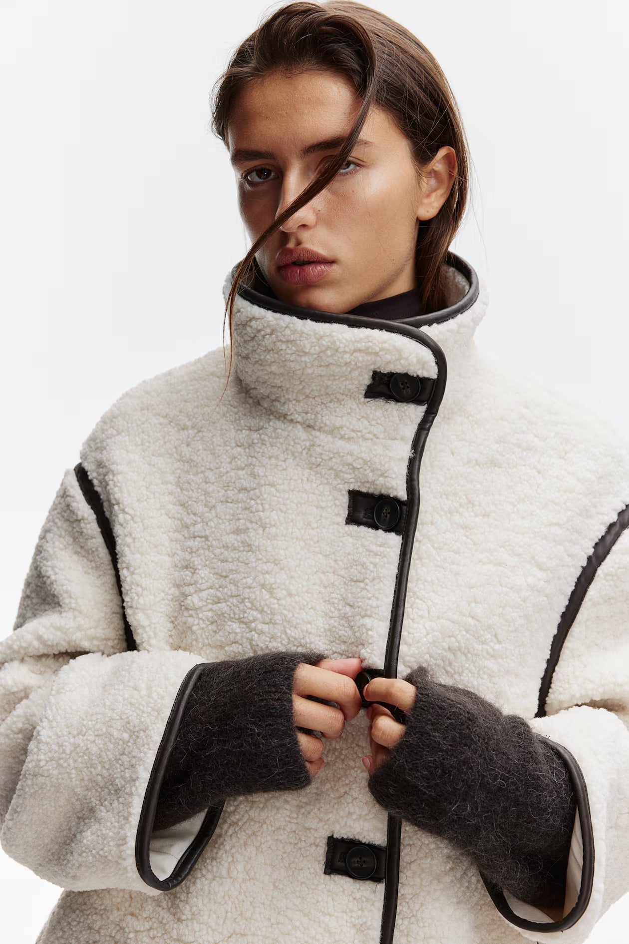 Beige Übergroße Teddyjacke Damen mit Hohem Kragen und Toggle-Verschluss – Kuscheliges Sherpa-Fleece 1