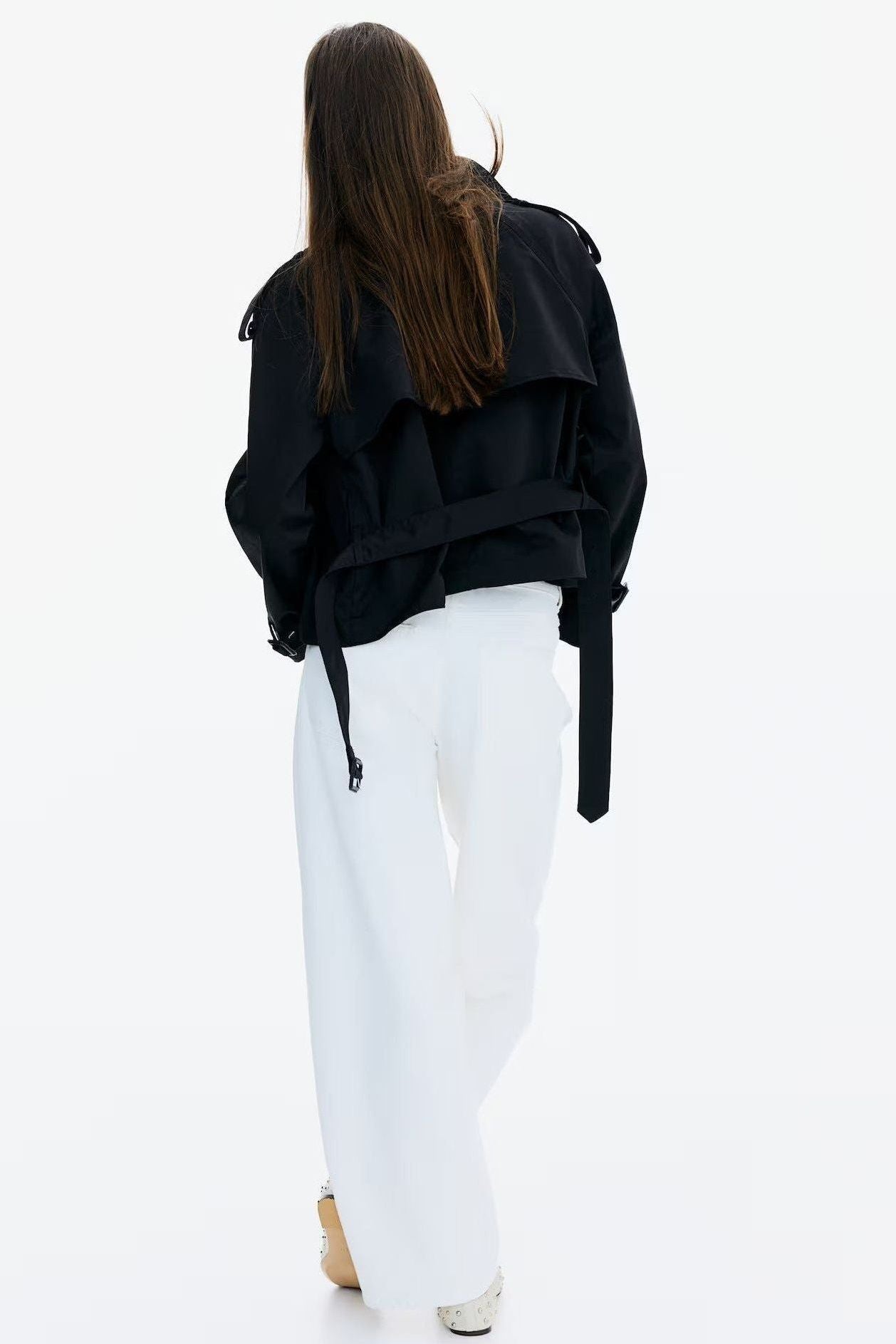 Eleganter Beiger Damenmantel mit Doppelbrustknöpfen und Gürtel – Langer Trench Coat für den Winter 5