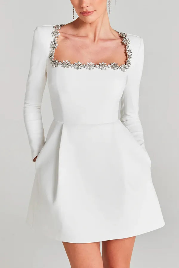 Elegantes Schwarzes Minikleid aus Samt mit Quadratischem Ausschnitt und A-Linien-Passform – Langarm Mini Kleid für Besondere Anlässe 7