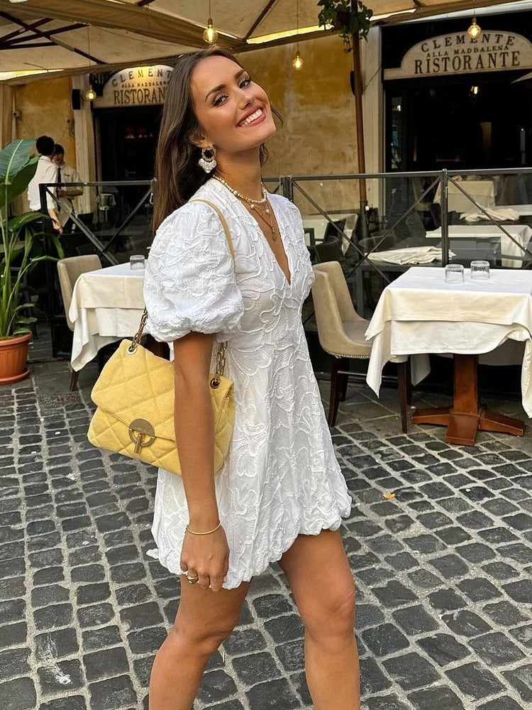 Festliches Damenkleid in Reinweiß – Elegantes, Leichtes Design für Hochzeitsgäste und Sommeranlässe 0