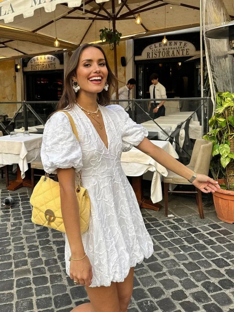 Festliches Damenkleid in Reinweiß – Elegantes, Leichtes Design für Hochzeitsgäste und Sommeranlässe 1