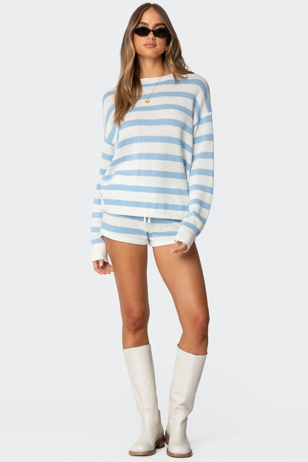 Gestreiftes Strick Set in Salbeigrün und Creme – Oversize Pullover mit Shorts aus 100% Baumwolle für Komfort und Stil 5