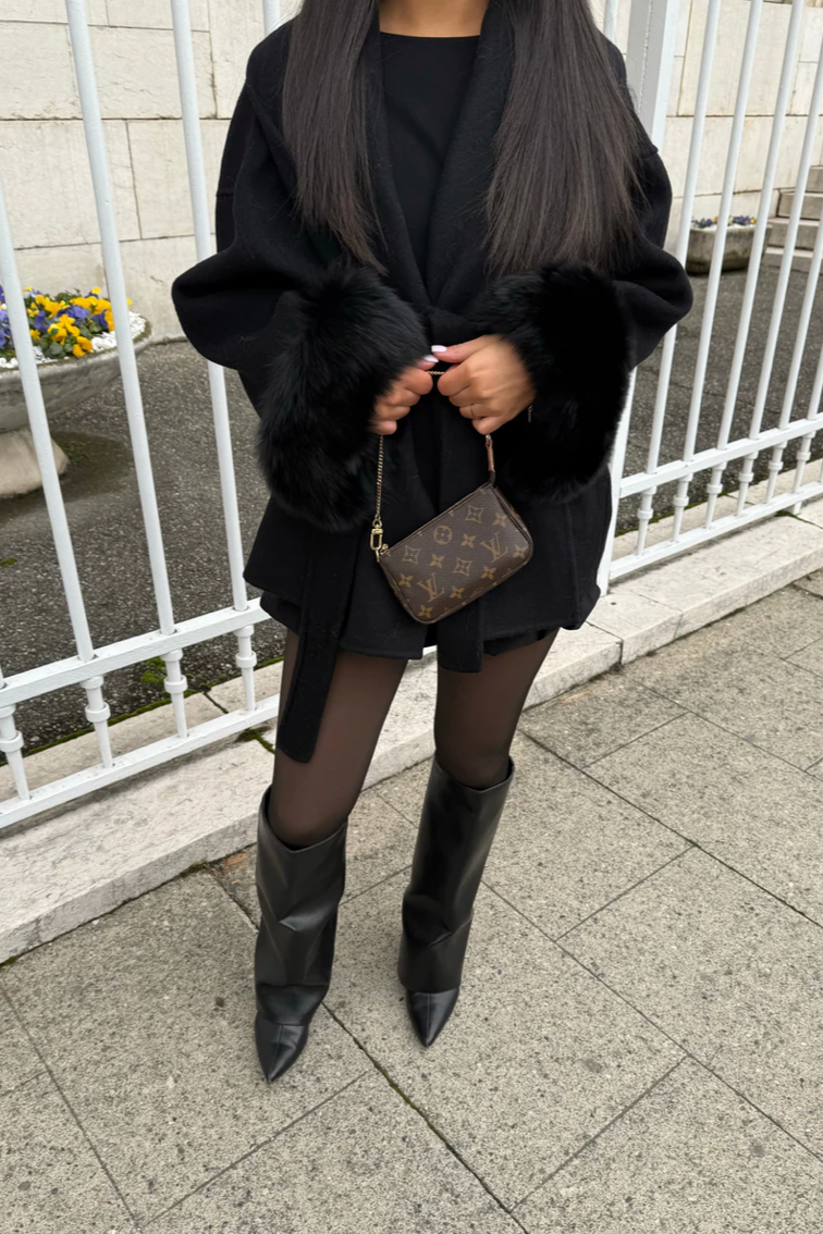 Wollmantel Damen Beige mit Fellbesatz im Wrap-Stil – Luxuriöser Midi-Mantel für den Winter 6